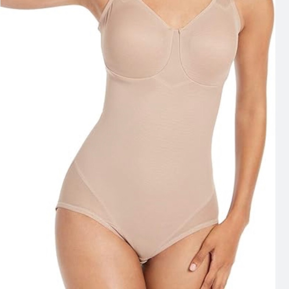 NWOT Miracle Suit Seamless Nude Bodysuit. Size 40D!